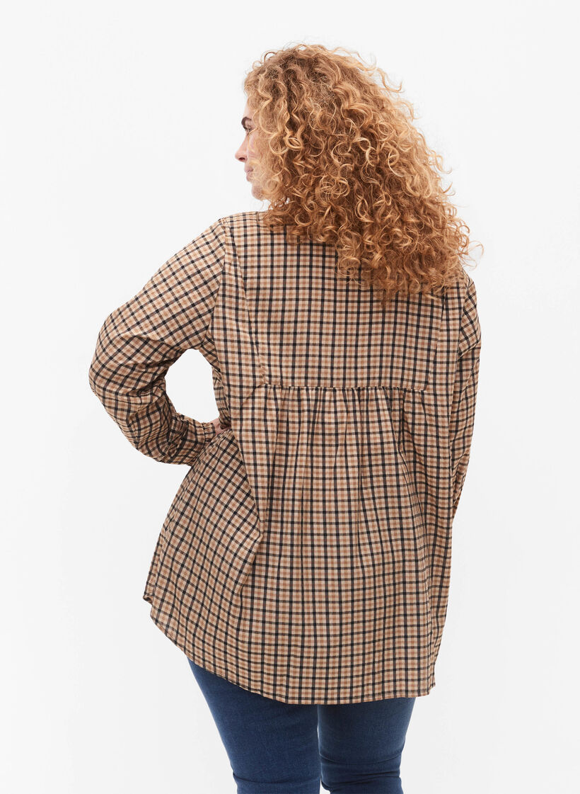 Checked shirt blouse with ruffles, Brown Check, Model