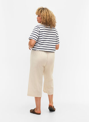 7/8 trousers in cotton blend with linen, Sandshell, Model image number 1