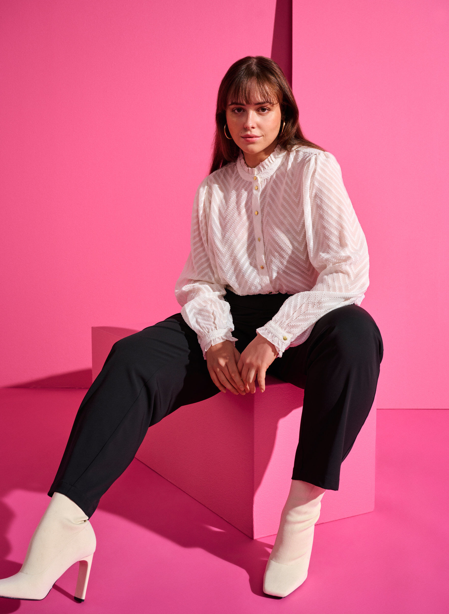 Zizzifashion Shirt blouse with ruffles and patterned texture, Snow White, Image image number 0