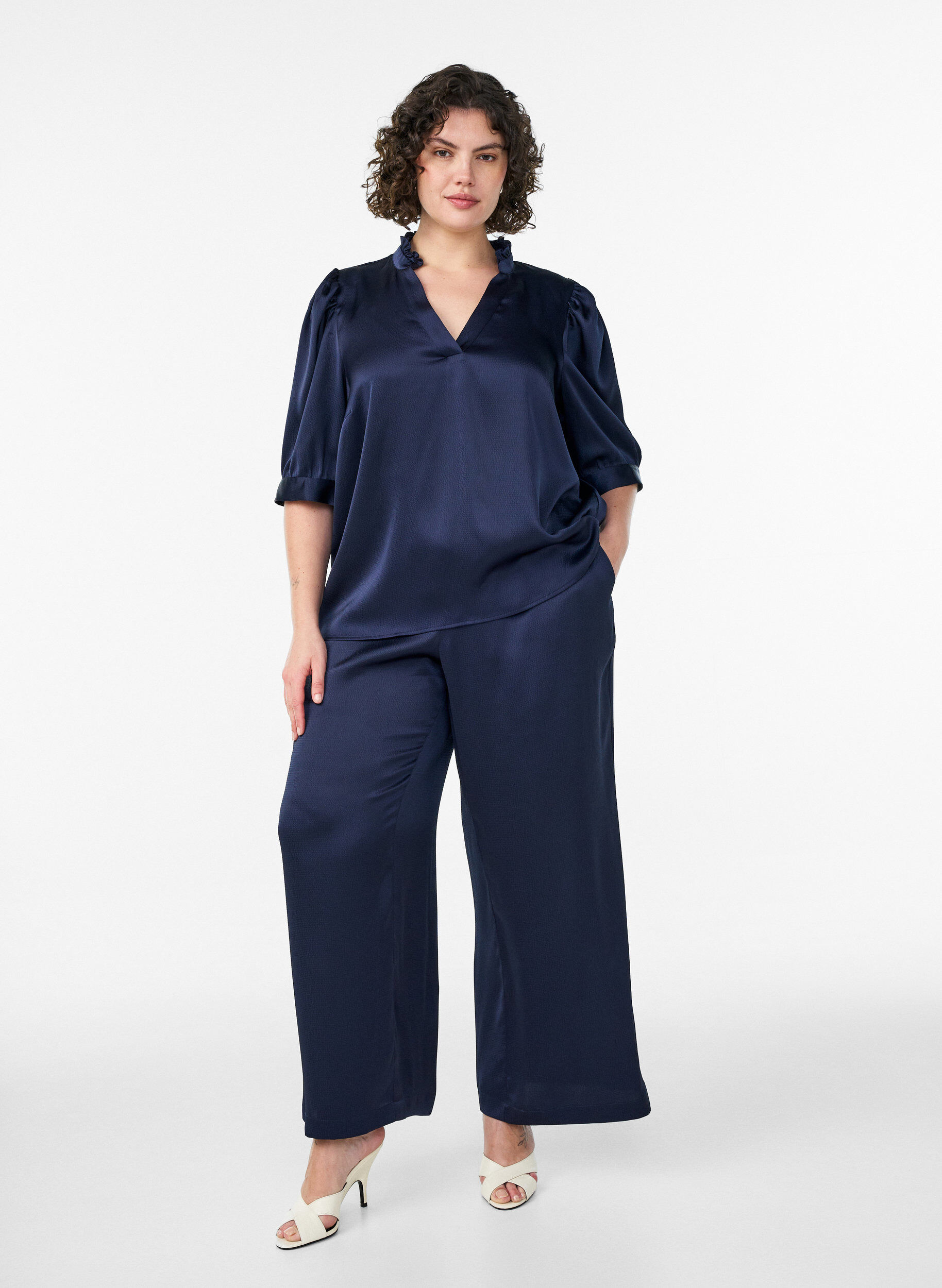 ZizzifashionSatin-look blouse with 1/2 sleeves and a ruffle collar, Blue, Model image number 1