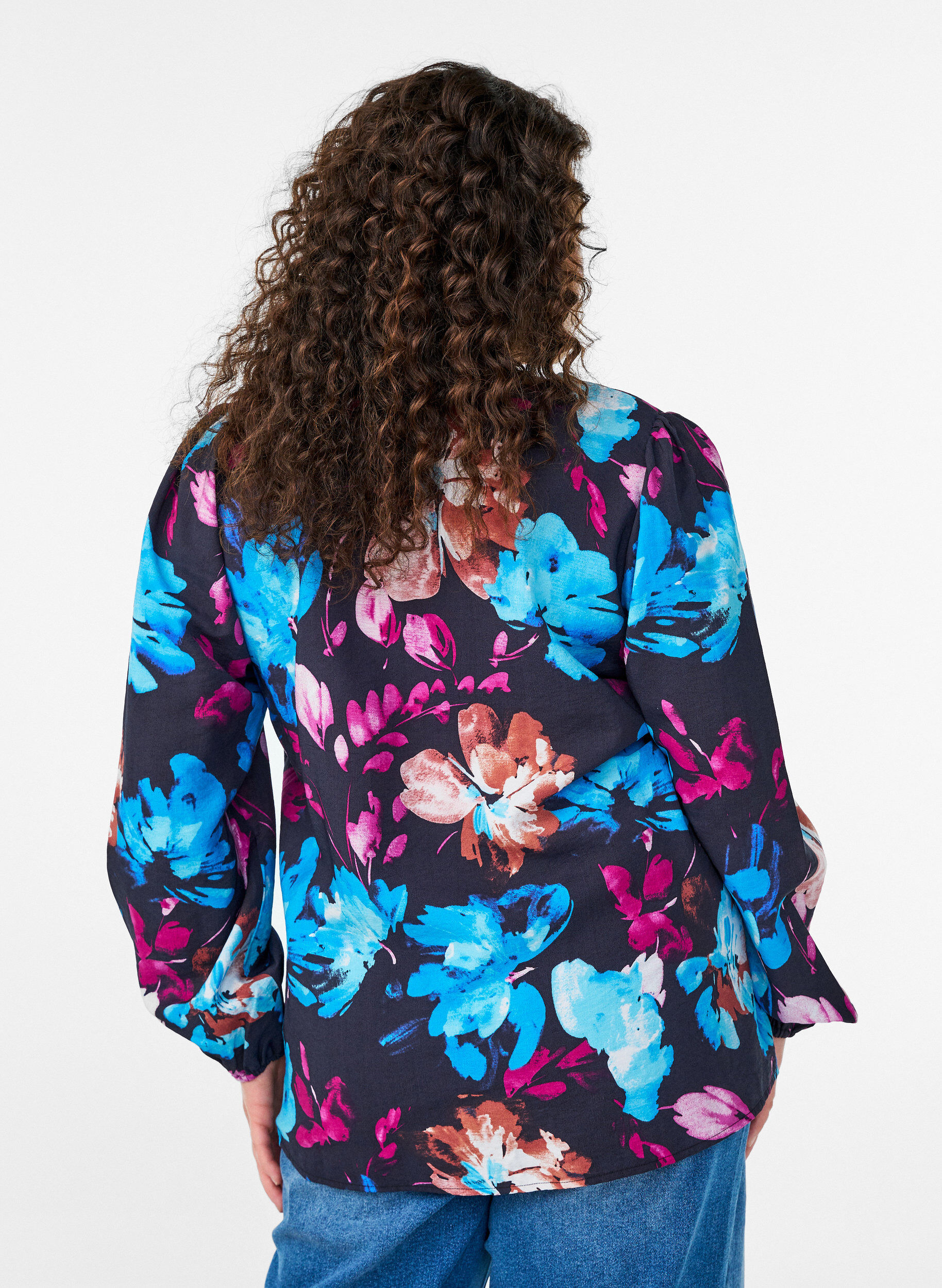 Zizzifashion Viscose blouse with floral print and long sleeves, Black, Model image number 2