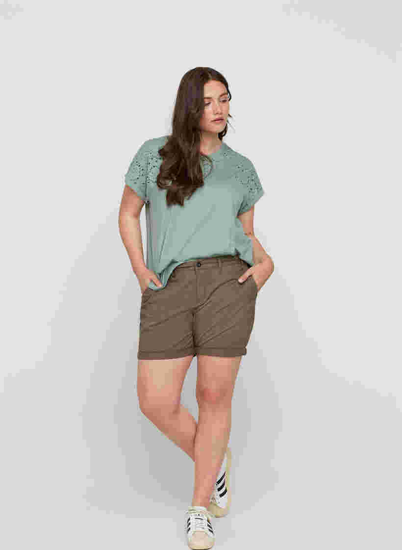 Regular fit shorts with pockets, Tarmac, Model image number 2