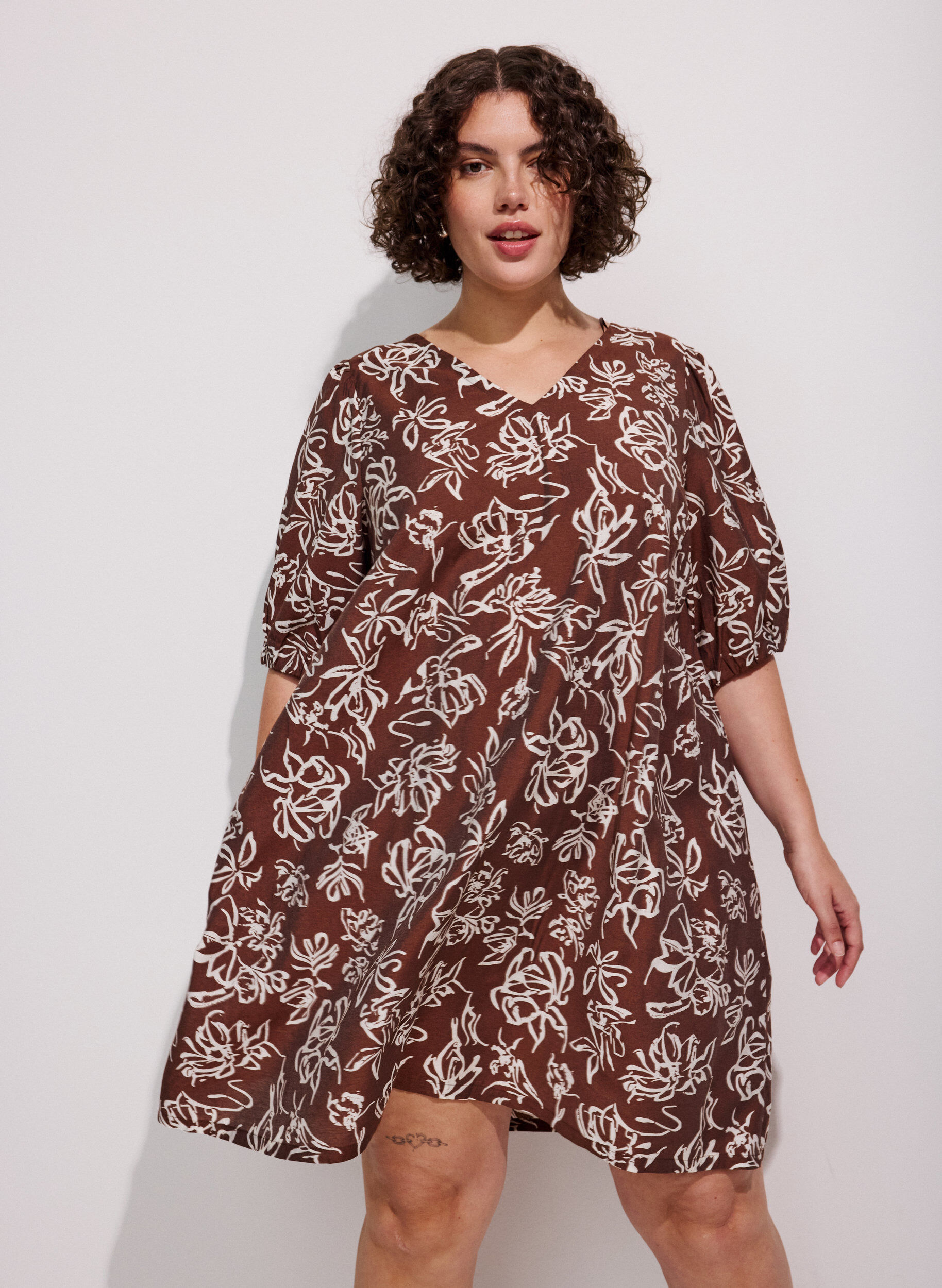 Short A-line dress with V-neck