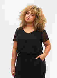 Cotton t-shirt with short lace sleeves, Black, Model