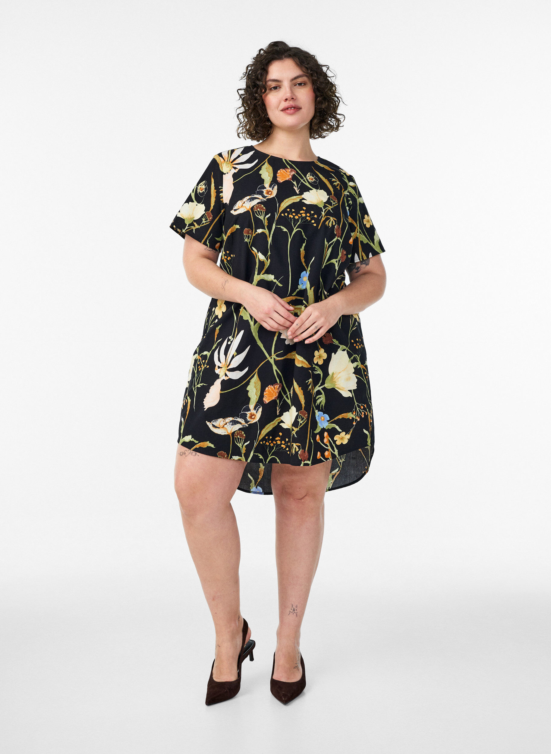 Zizzifashion Cotton tunic with a floral print, Black, Model image number 1