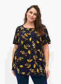 FLASH - Blouse with short sleeves and print, Night Sky Yellow AOP, Model