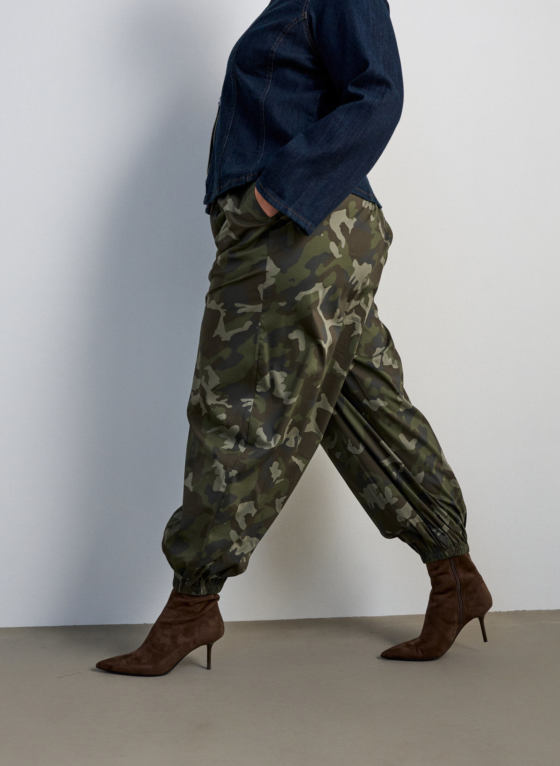 ZizzifashionBalloon trousers with a high waist and all-over pattern, Green, Model image number 3