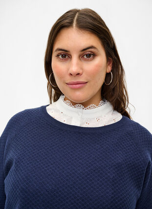 Collar in broderie anglaise, Bright White, Model image number 0