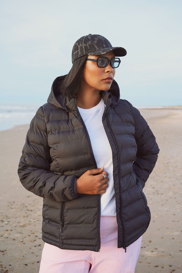 Water-repellent black lightweight jacket, , Model