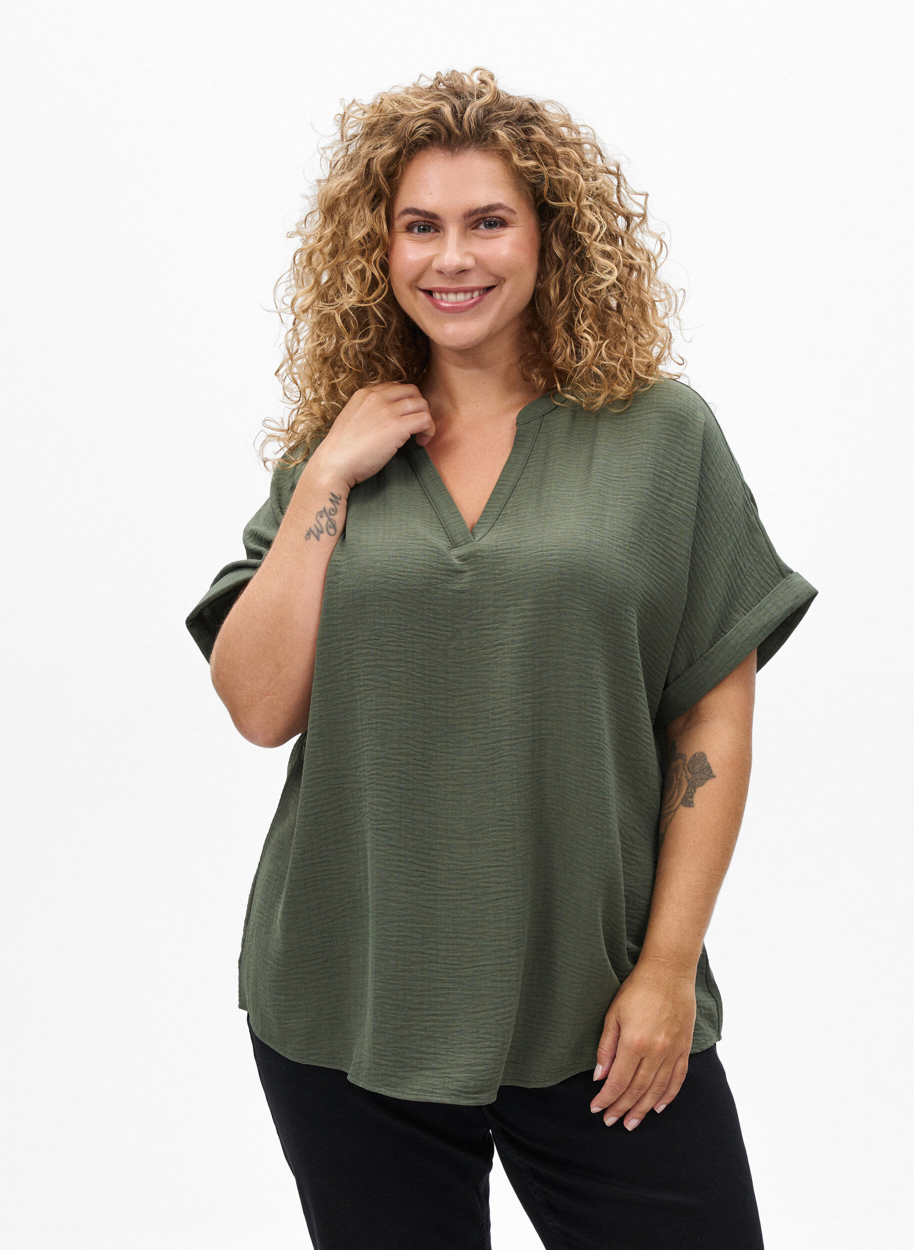 Loose blouse with short sleeves, Green, Model