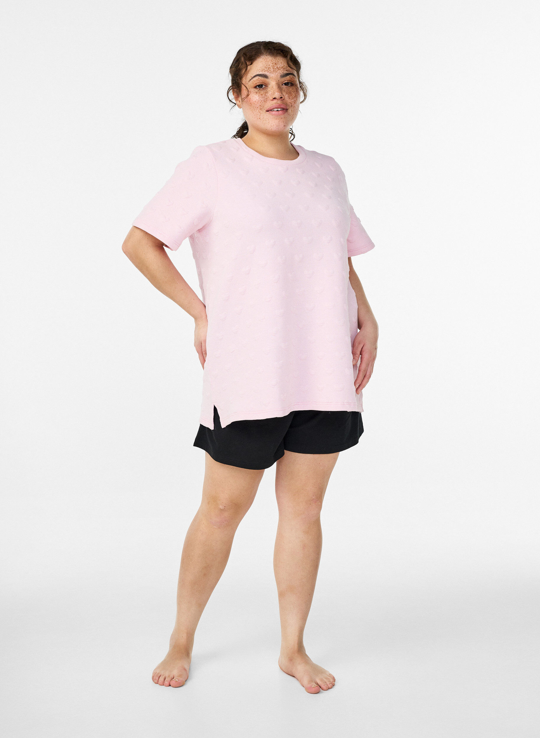 Zizzifashion T-shirt in embossed cotton jersey, Rose, Model image number 1