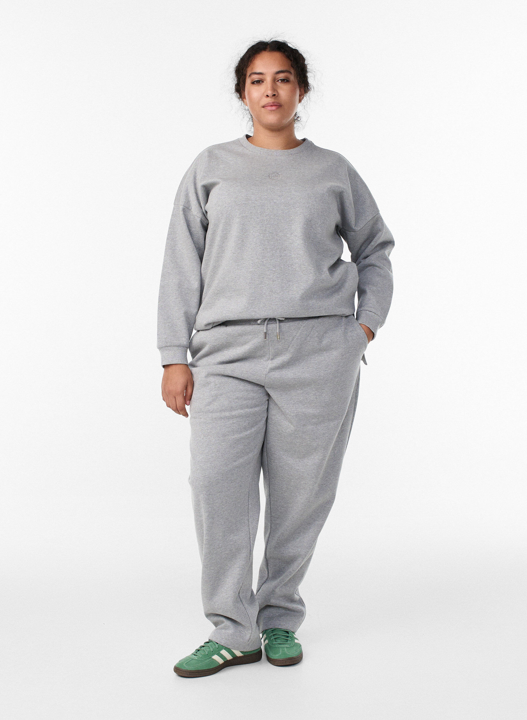 Sweat pants with high waist and glitter thread, Grey, Model