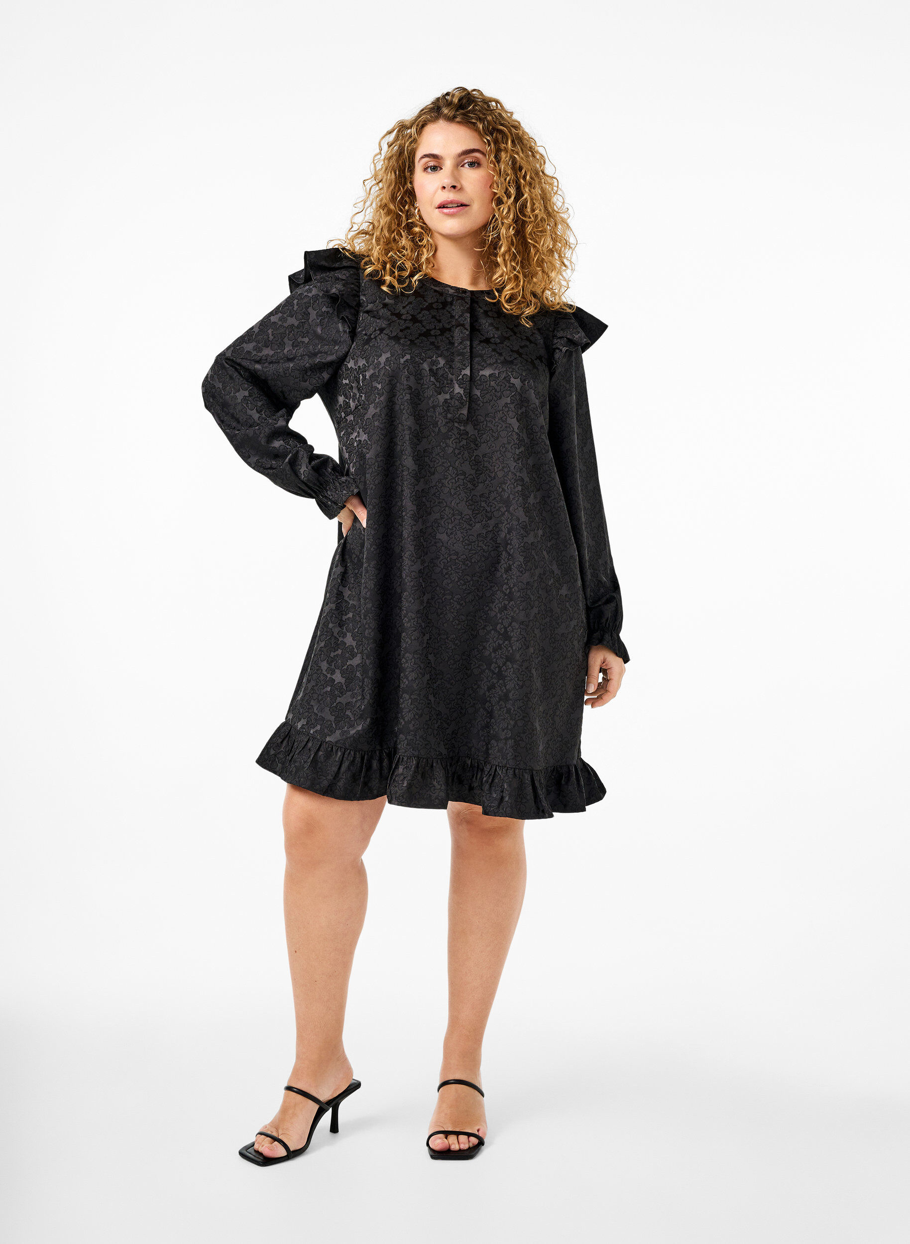 Zizzifashion Jacquard dress with long sleeves and ruffle detail, Black, Model image number 1