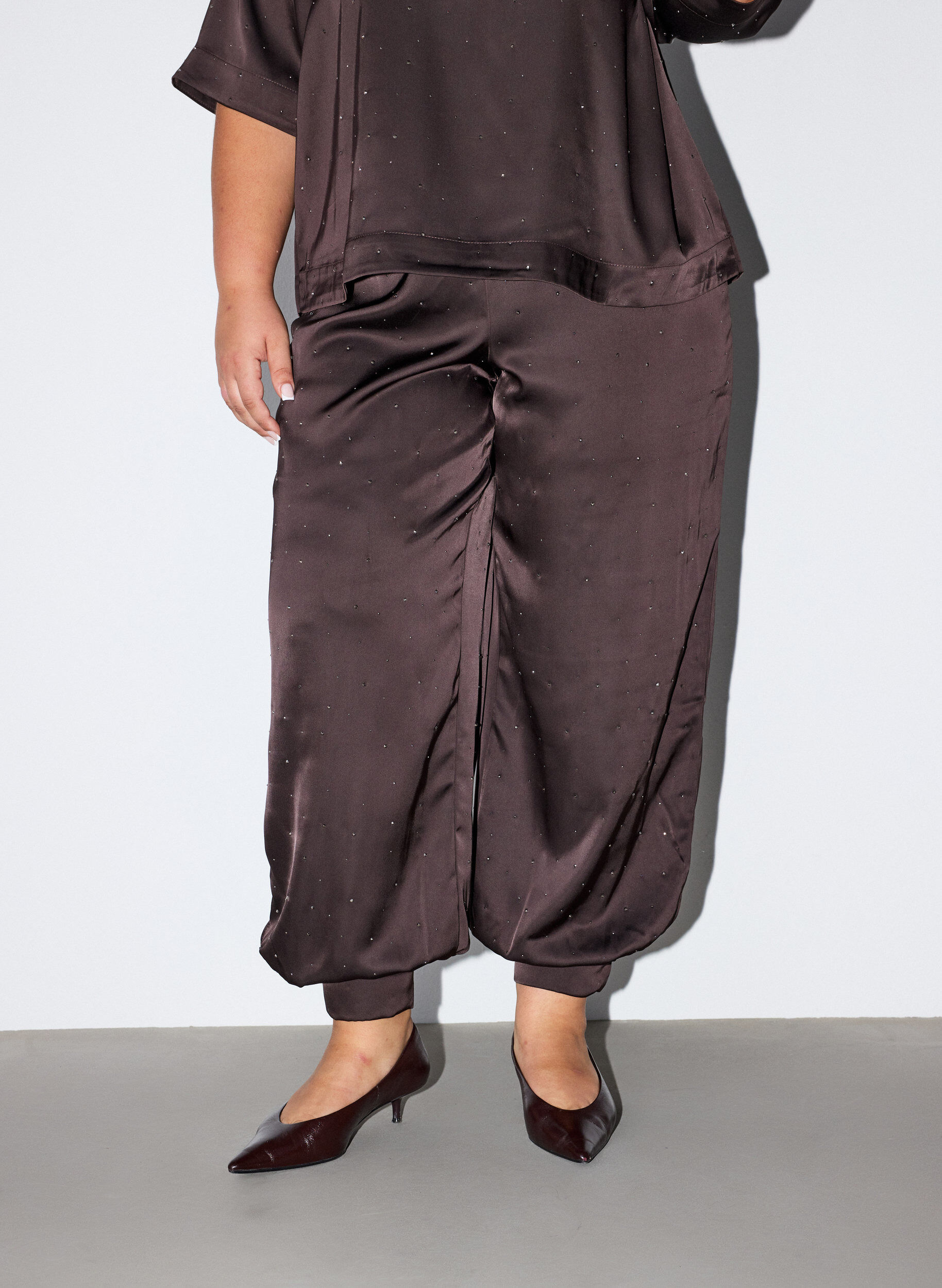 ZizzifashionSatin balloon trousers with rhinestones, Brown, Model image number 2