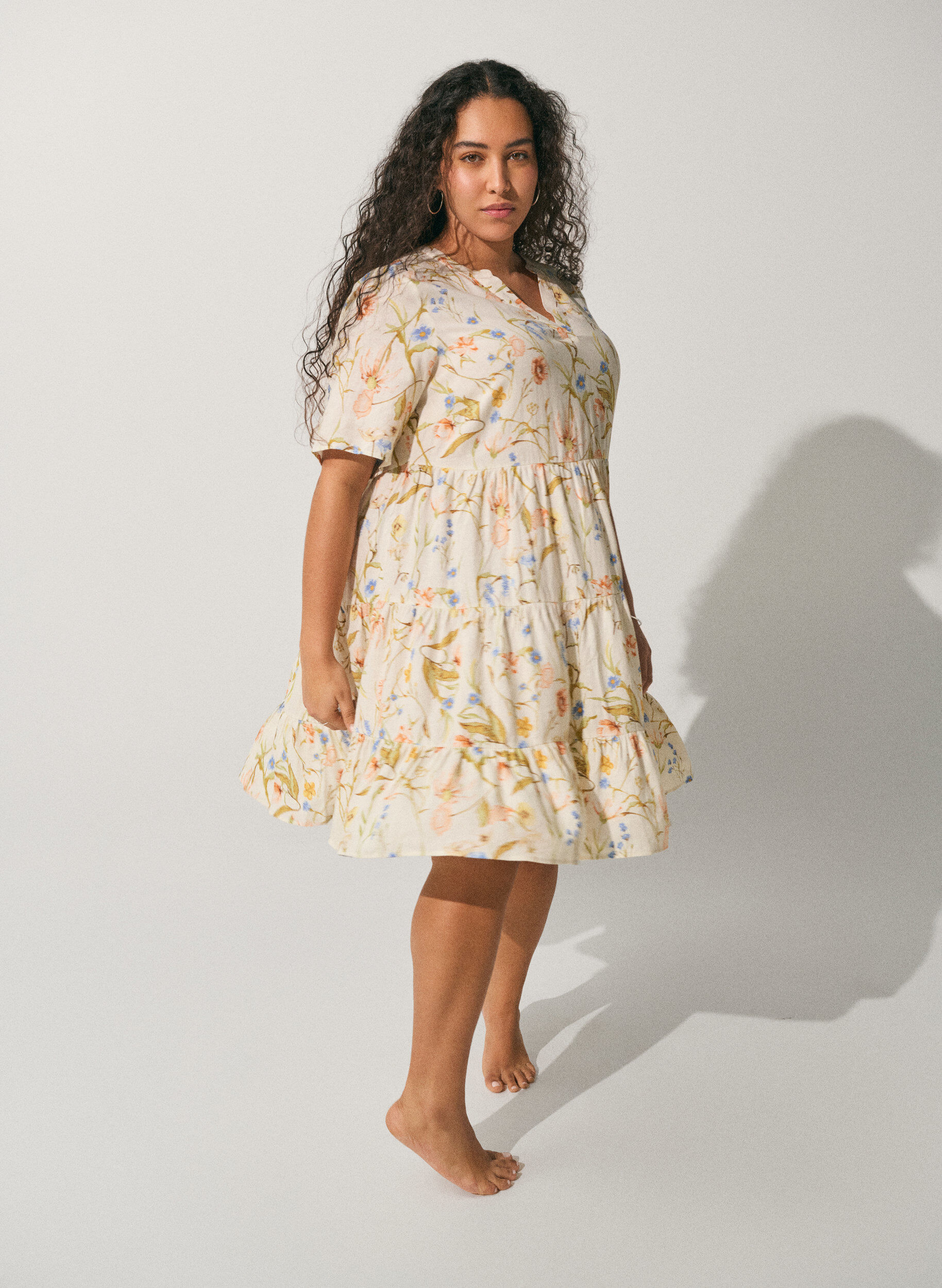 Zizzifashion Knee-length A-line dress in linen and viscose, Vanilla, Image image number 0