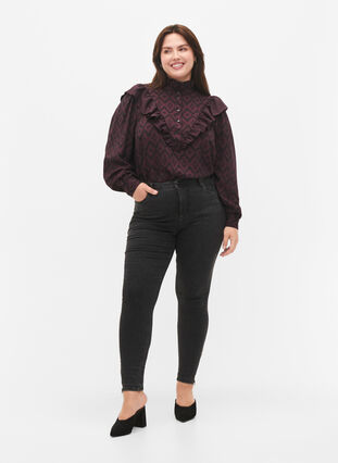 Shirt blouse in viscose with frilled details, Winetasting w. Black, Model image number 2