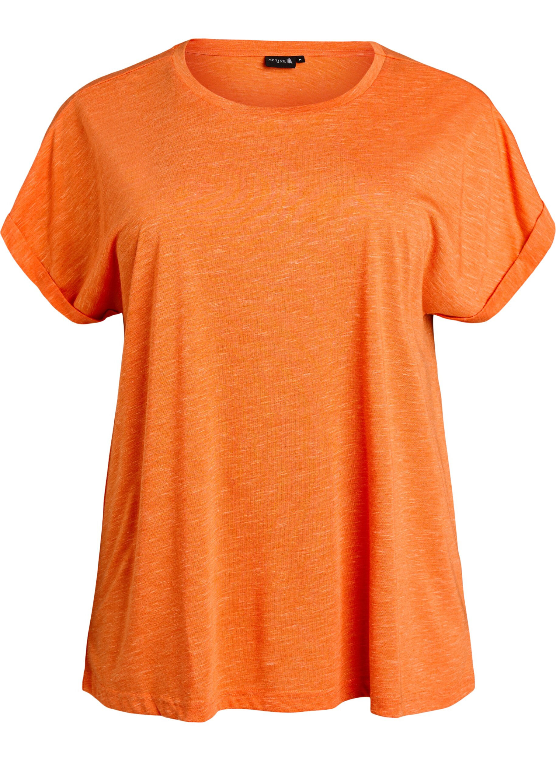 Loose workout t-shirt with short sleeves