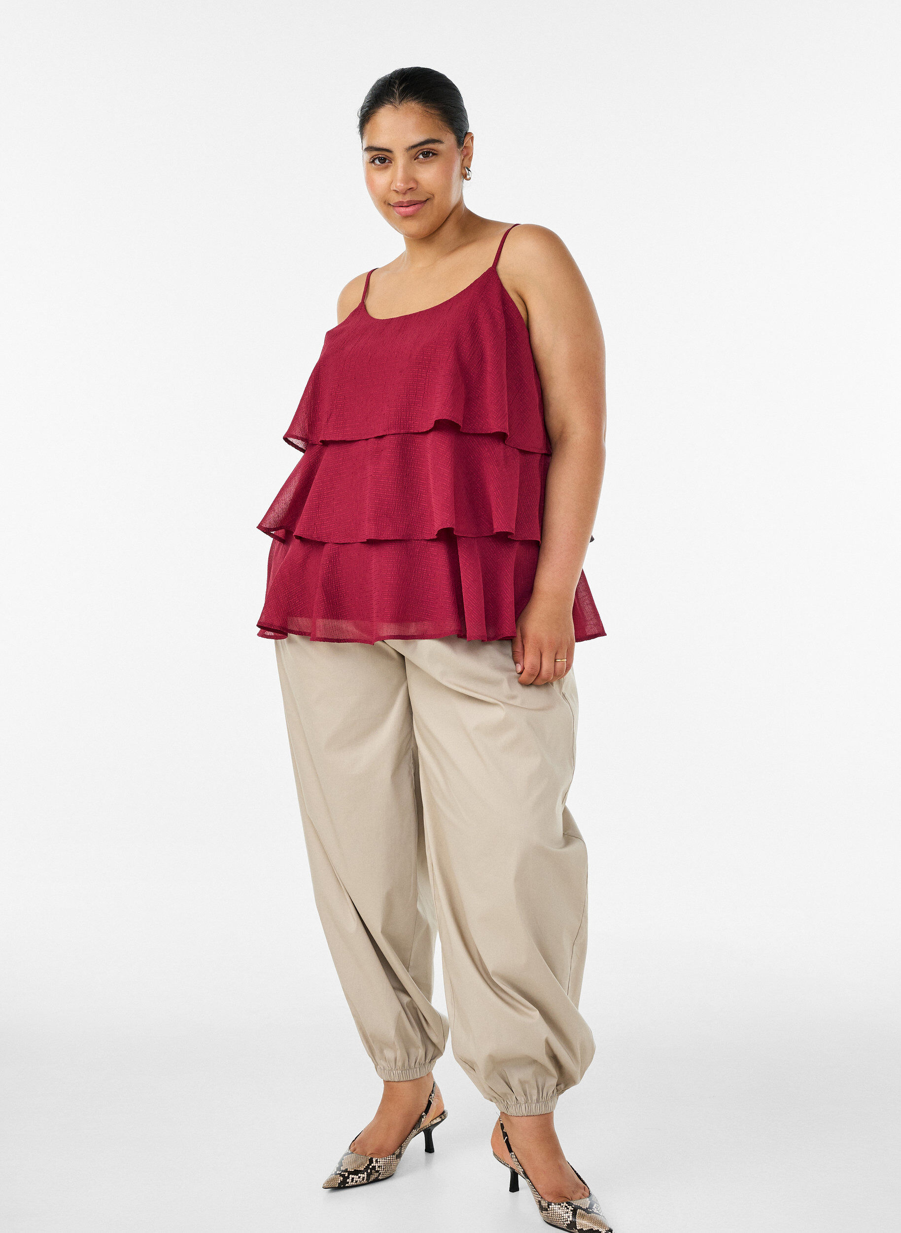 ZizzifashionLayered top with ruffles and spaghetti straps, Red, Model image number 1
