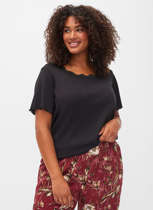 Short-sleeved pyjama top with lace trim, Black, Model image number 0