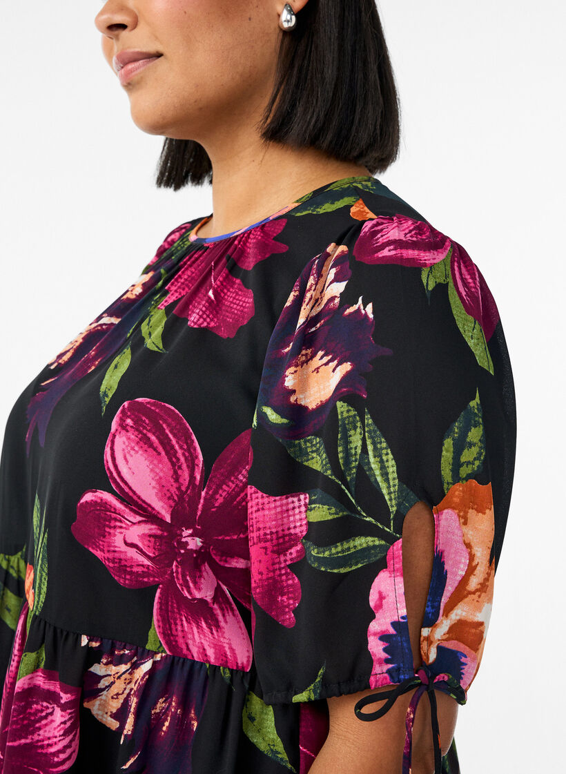 Blouse with floral print and peplum, Black, Model image number 3