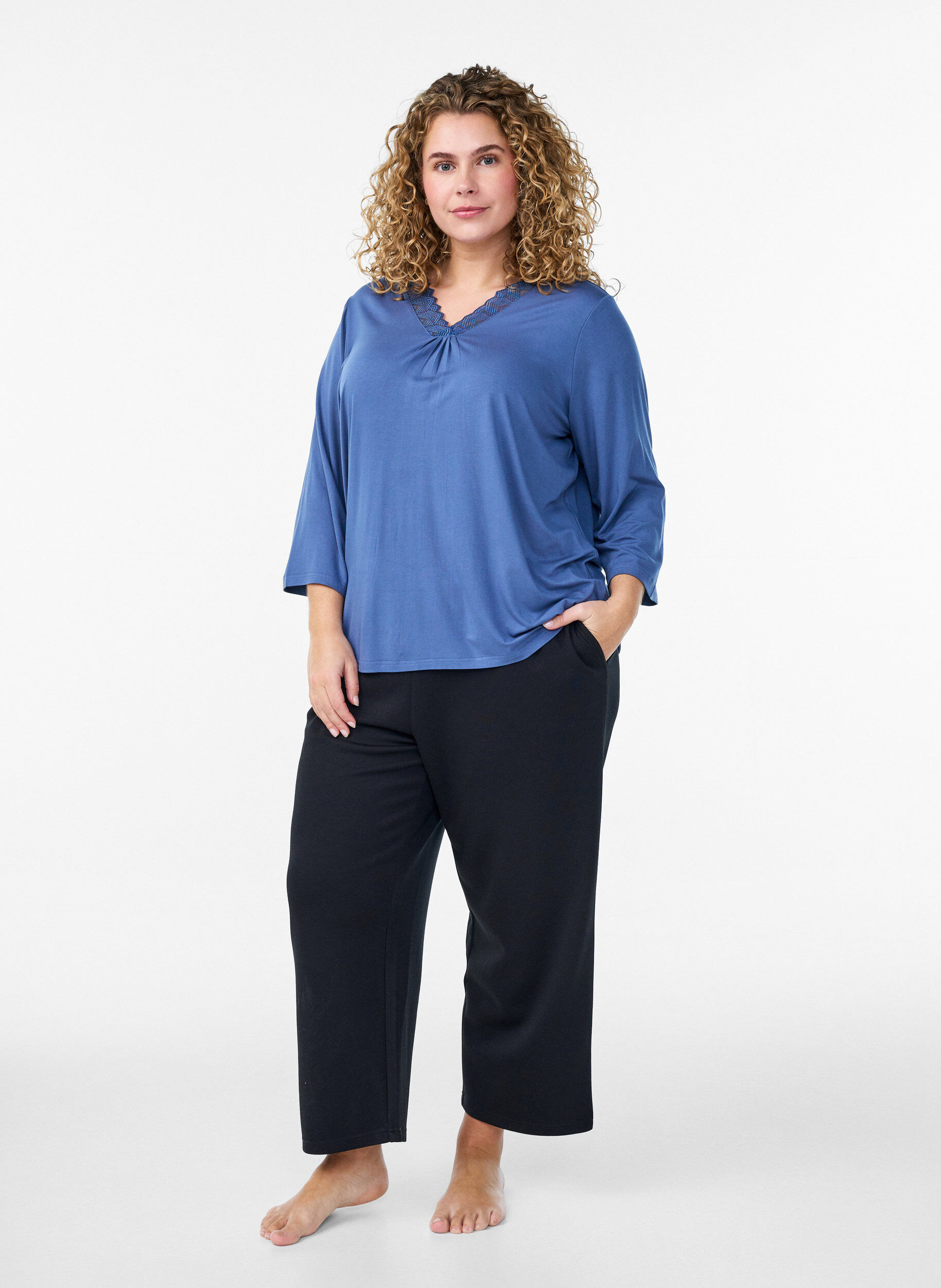 Zizzifashion Pyjama top in viscose with lace detail and 3/4-sleeves, Blue, Model image number 1