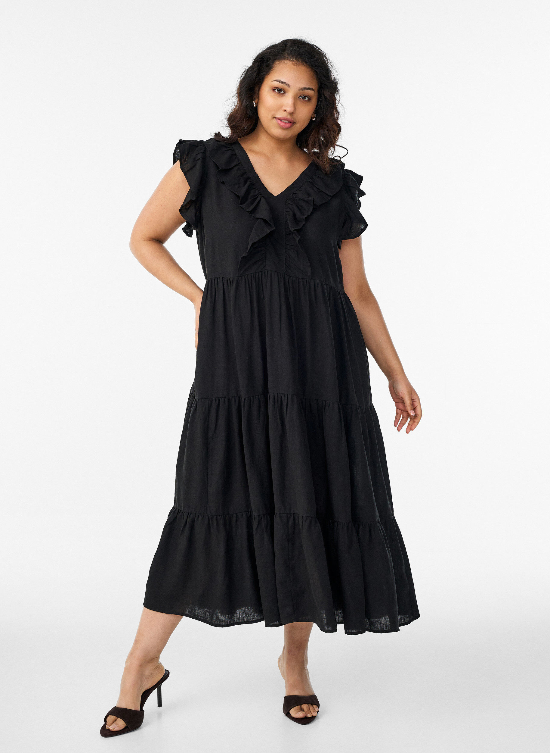Sleeveless midi dress in linen and viscose with ruffles, Black, Model
