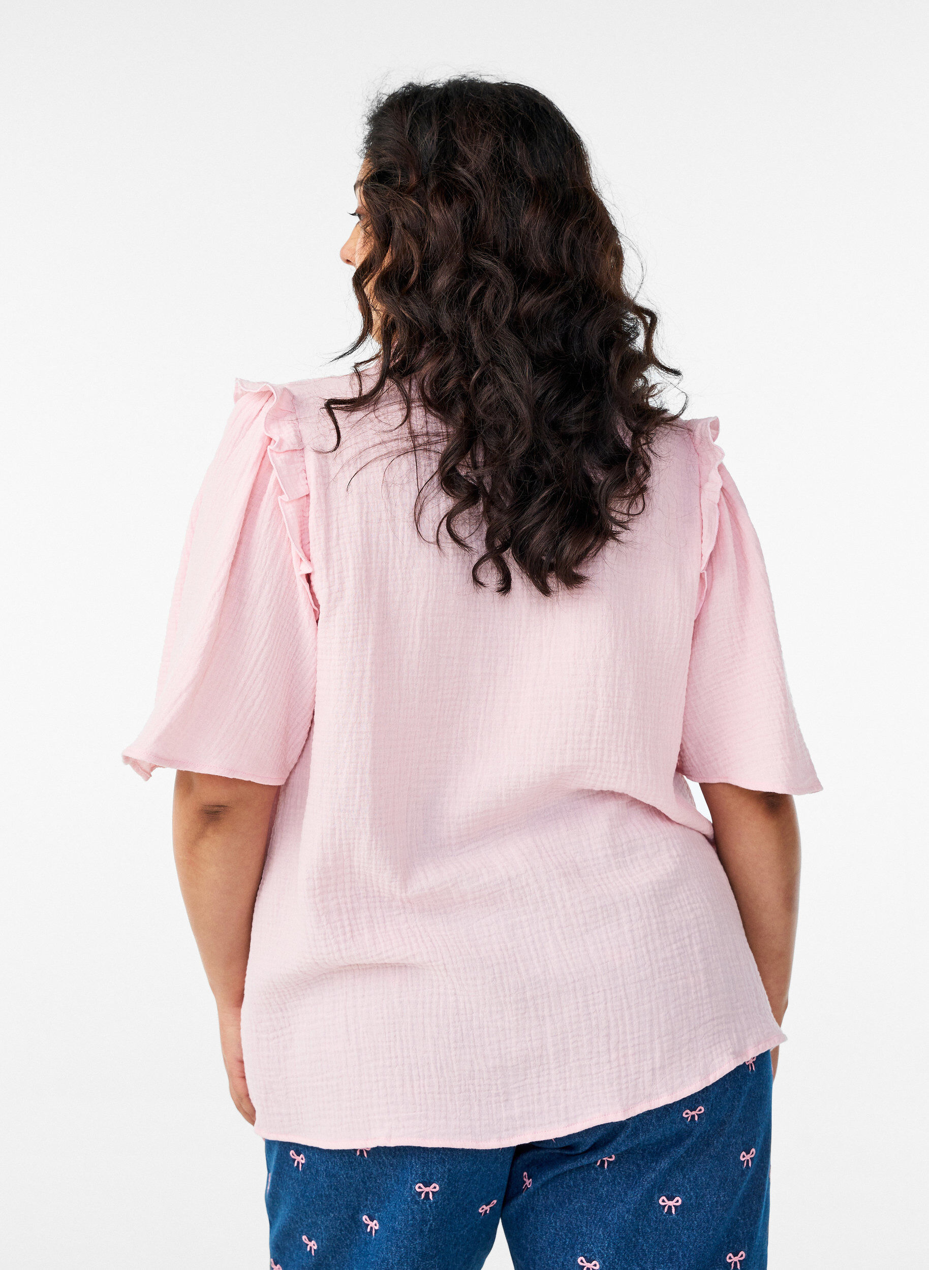 ZizzifashionBlouse in cotton muslin with broderie anglaise and 1/2 sleeves, Rose, Model image number 2