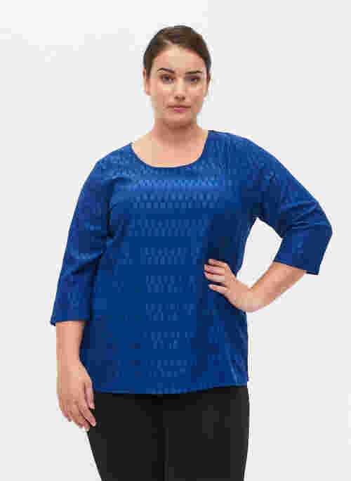 Patterned top with 3/4 sleeves