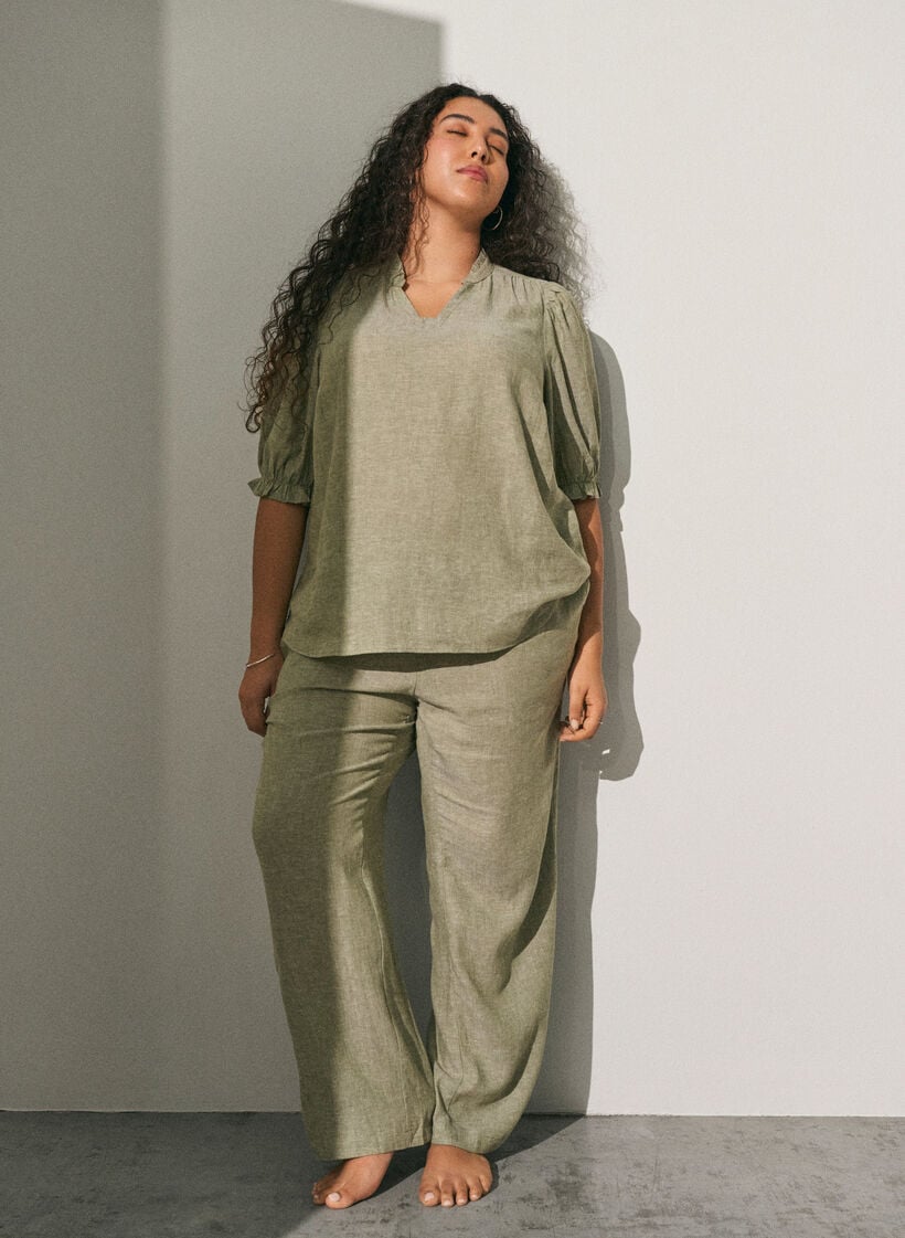 Loose trousers in linen and viscose, Green, Image image number 0