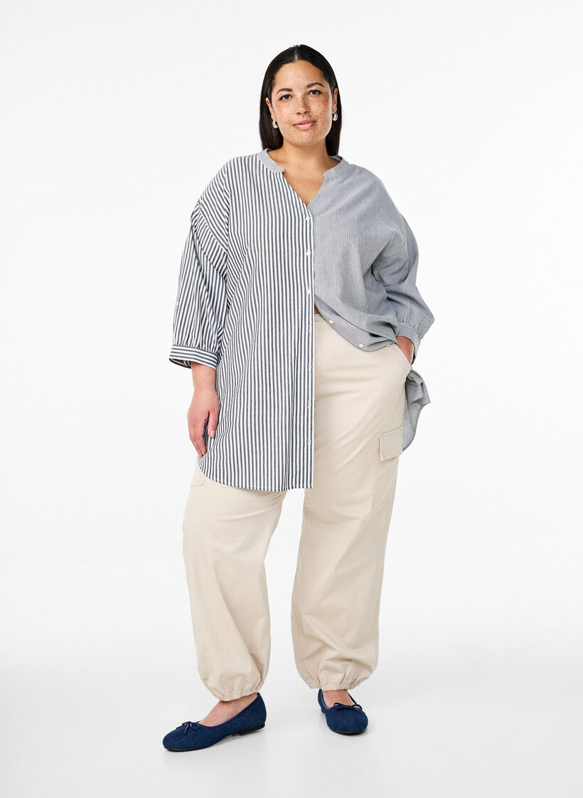 High-waisted cargo trousers, Beige, Model image number 0