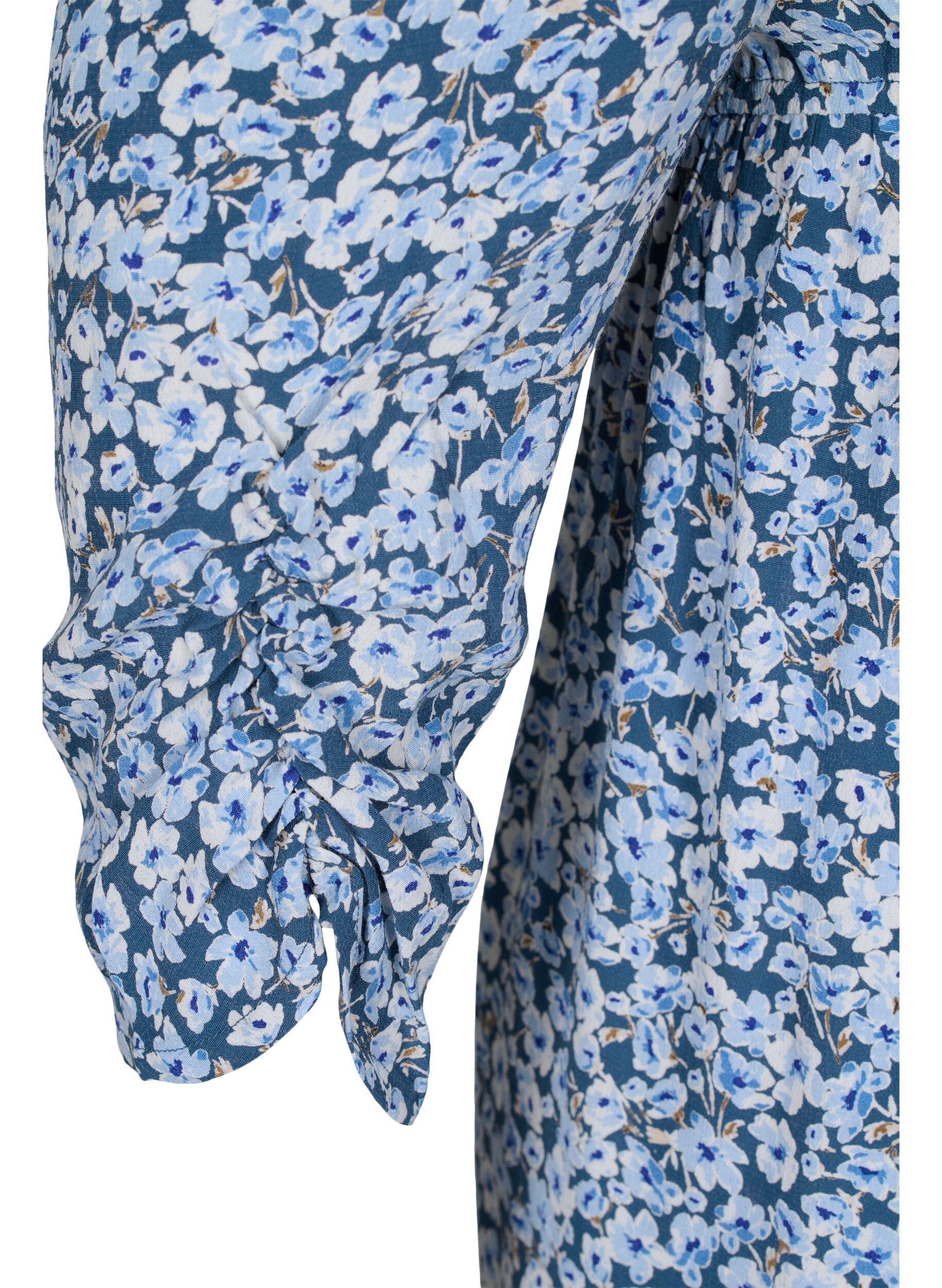 Zizzifashion Maternity blouse in viscose and floral print, Blue Flower AOP, Packshot image number 3