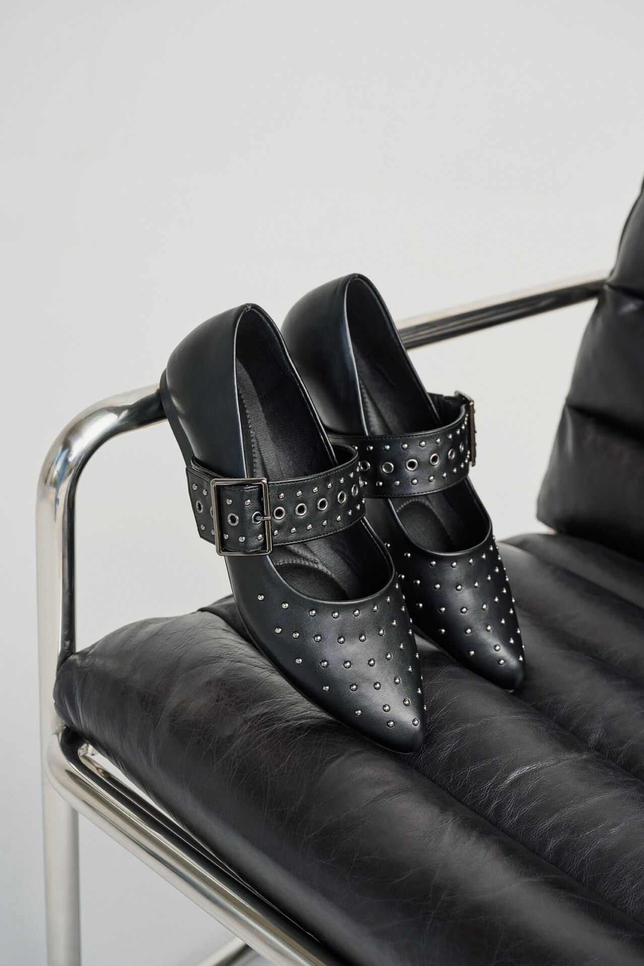 Zizzifashion Ballerina with buckle and studs, , Model