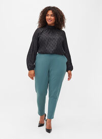 Cropped trousers with pockets, Silver Pine, Model