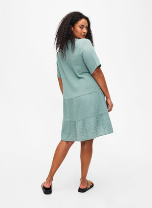 Short sleeve dress in 100% cotton, Chinois Green, Model image number 1