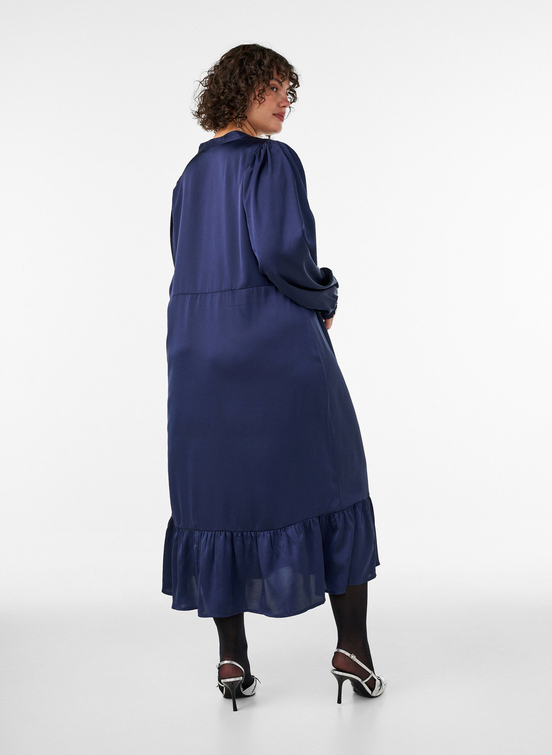 ZizzifashionSatin dress with long sleeves and V-neck, Blue, Model image number 1