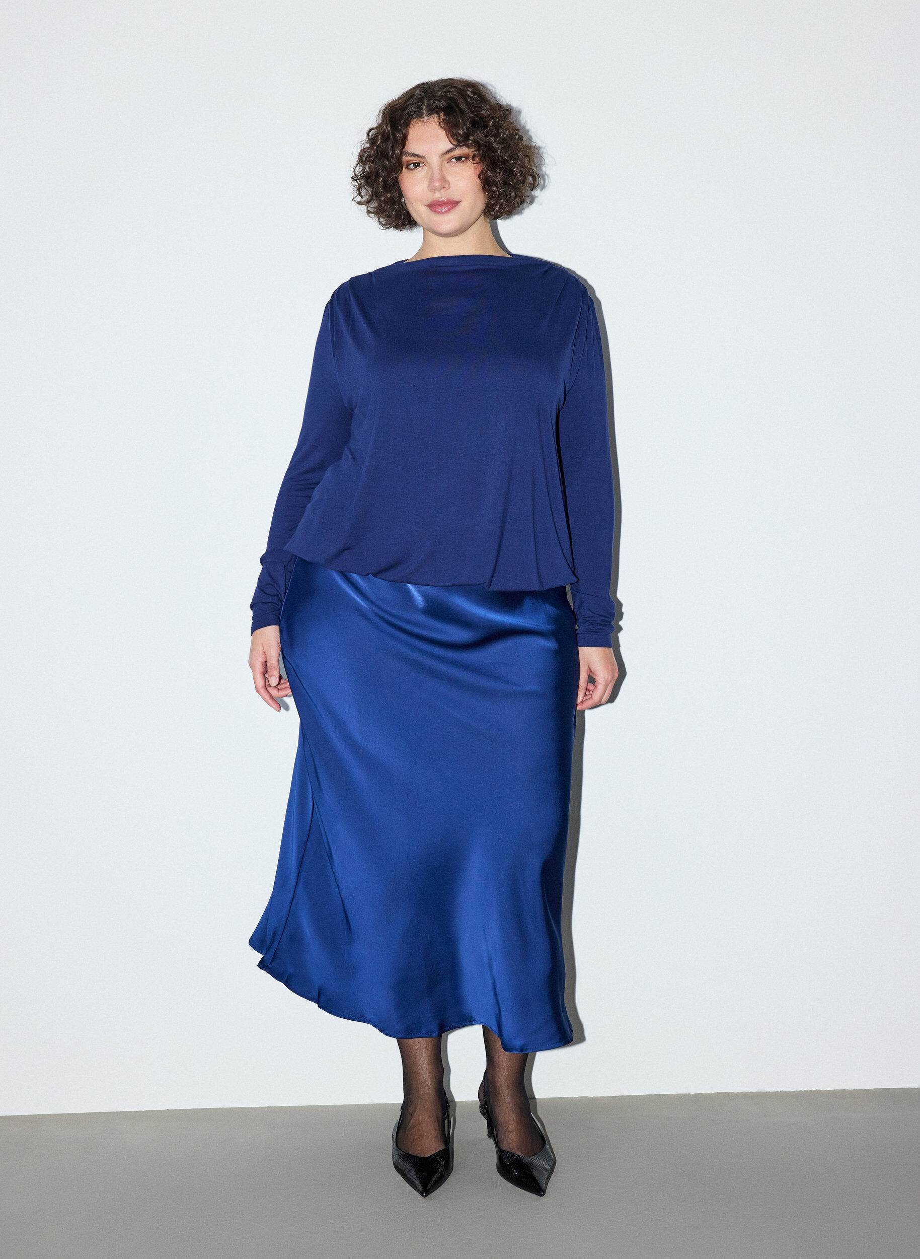 ZizzifashionBlouse with boat neck and balloon fit, Blue, Model image number 1