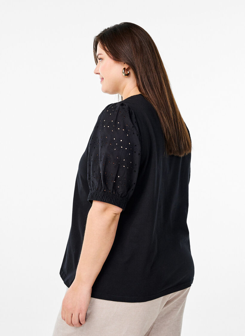 T-shirt with Broderie Anglaise sleeves, Black, Model image number 2
