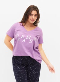 Cotton night t-shirt with text print, L.Crystal w.Dreamer, Model