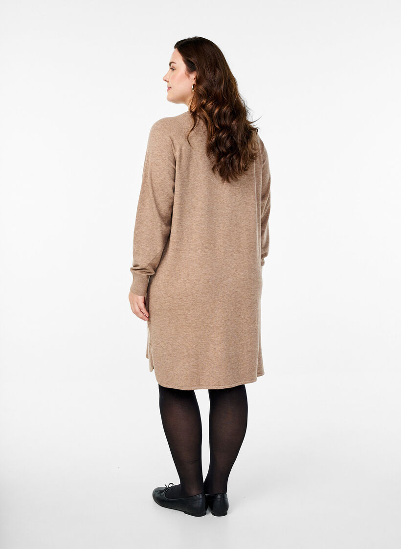 Knitted dress with a round neck and knitted pattern, Fossil Mel., Model image number 2