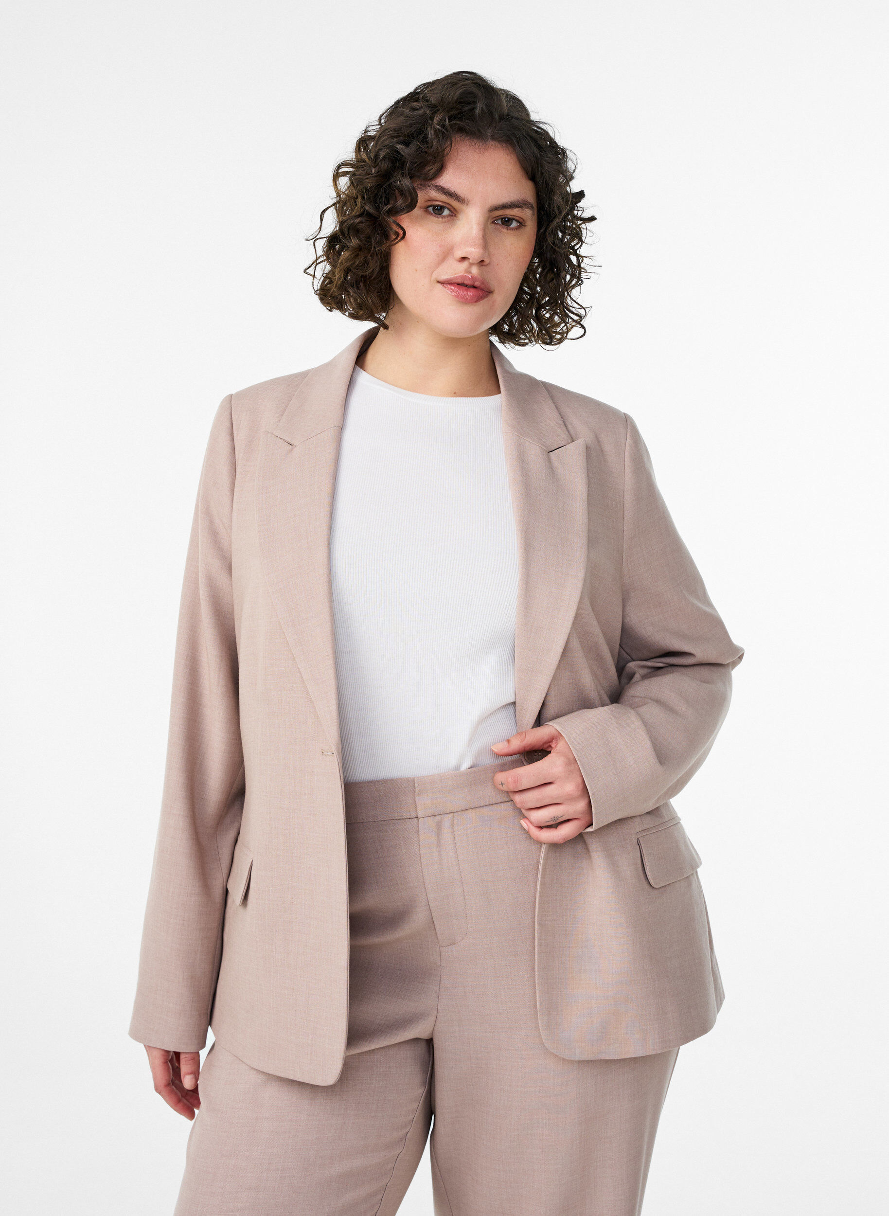 Classic blazer with single button closure and pockets, Beige, Model
