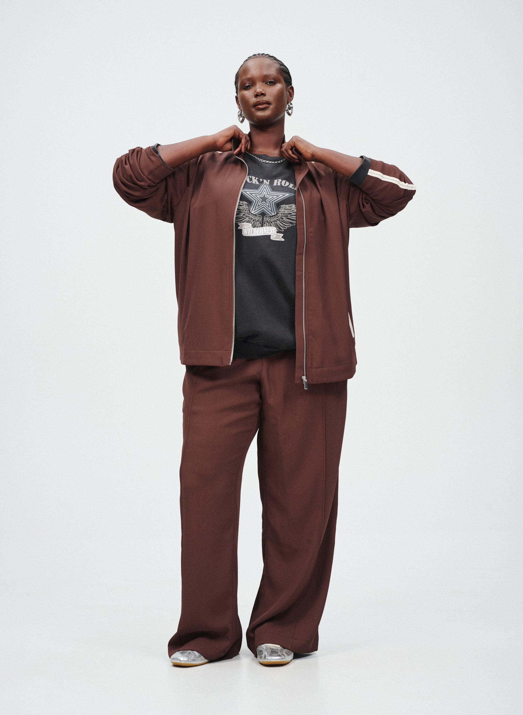 Zizzifashion Sporty trousers with straight legs and side stripes, Dark Bordeaux, Image image number 0