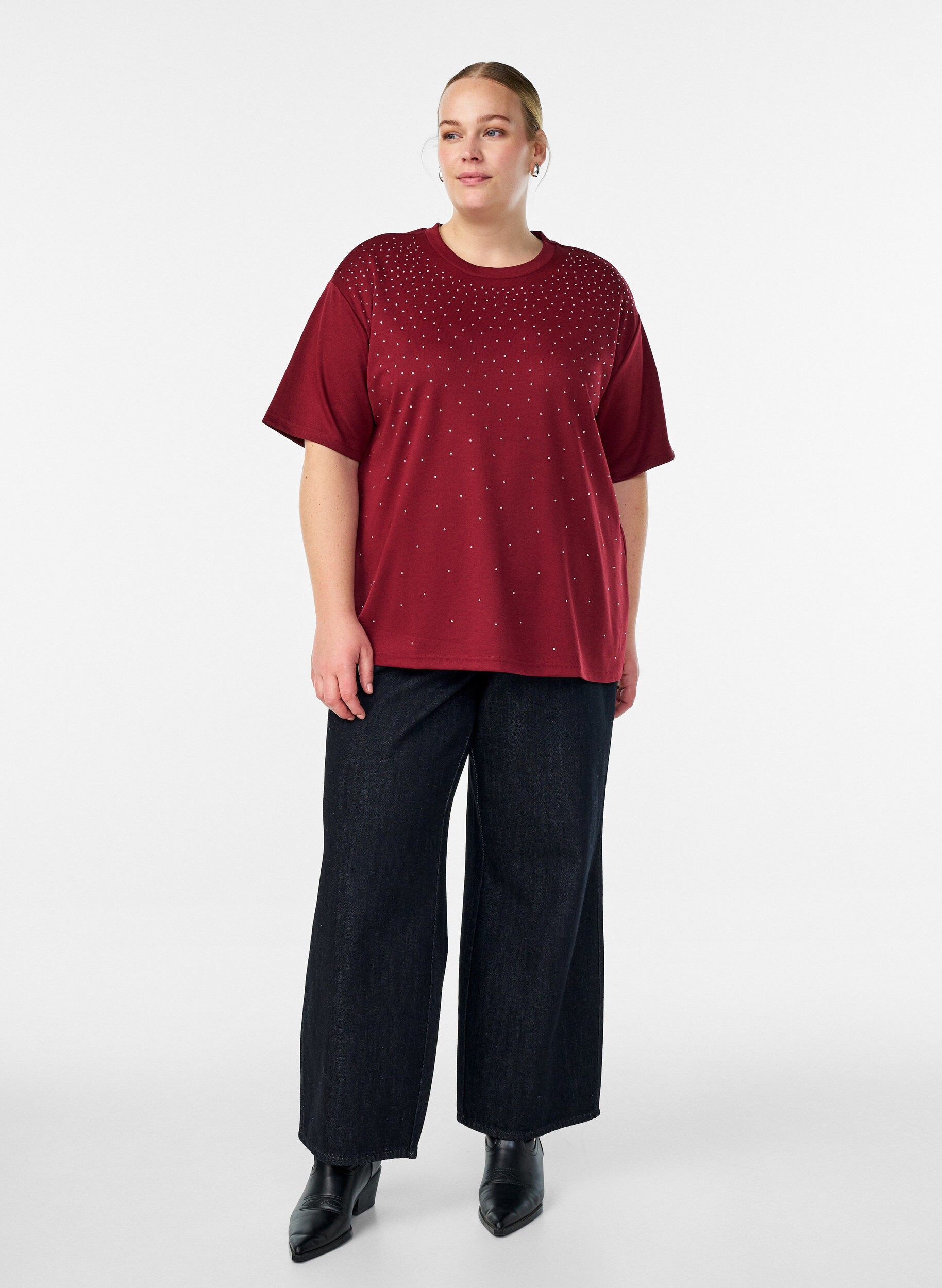 ZizzifashionT-shirt with rhinestones and round neck, Dark Bordeaux, Model image number 1