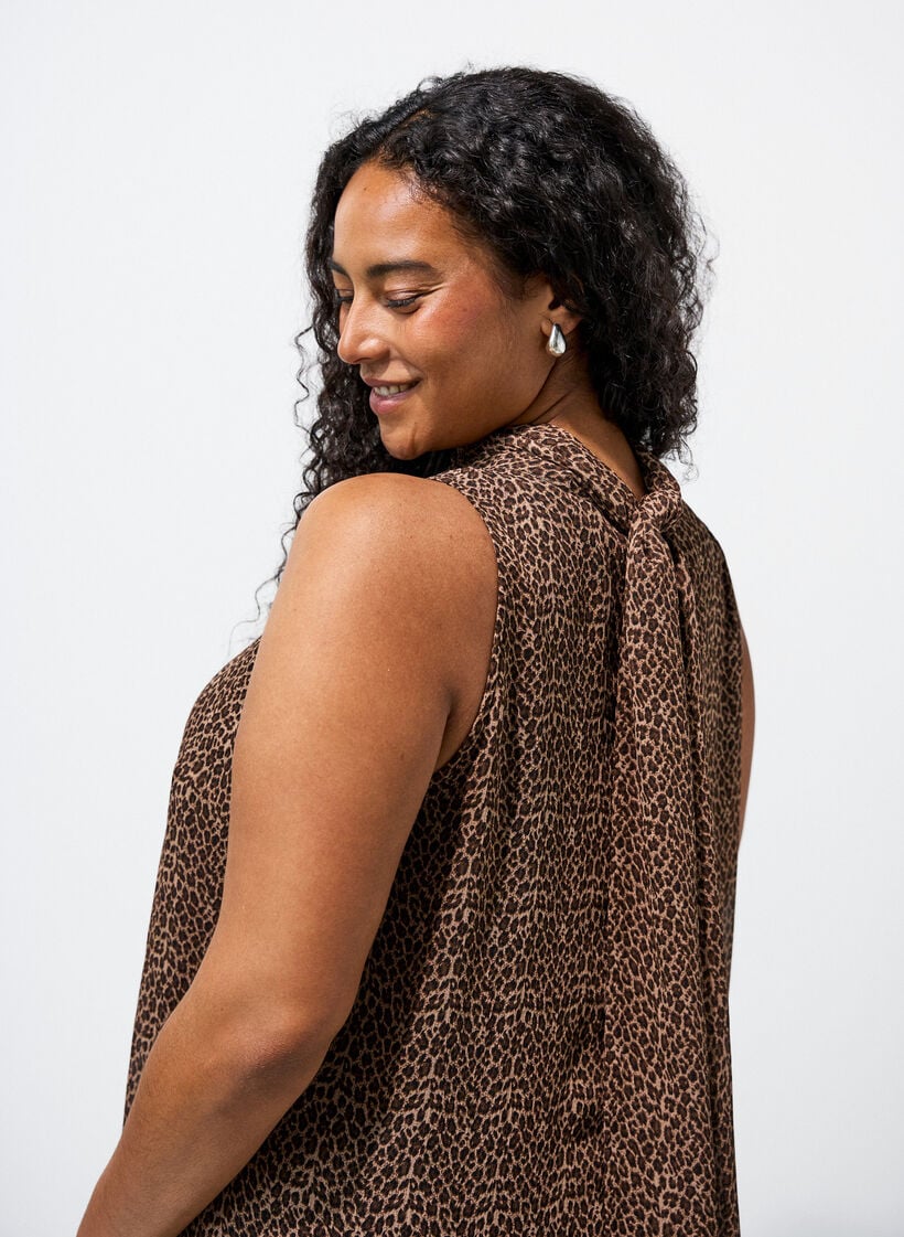 Midi dress in chiffon with leopard print and a tie-waist, Brown, Model image number 3