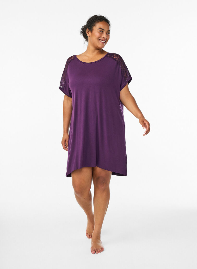 Viscose nightgown with lace details, Purple, Model image number 1