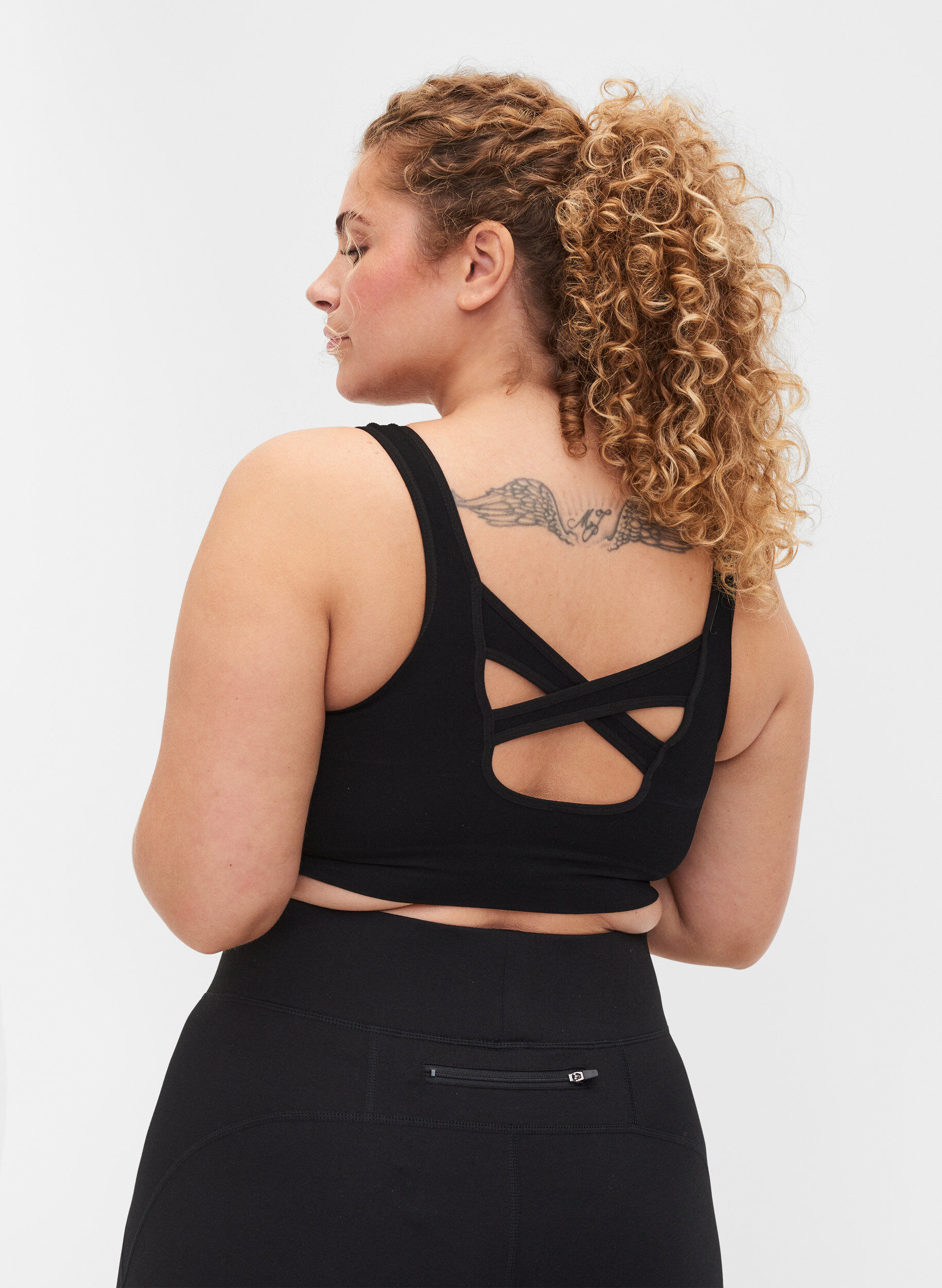 Zizzifashion Plain crossback sports bra, Black, Model image number 1