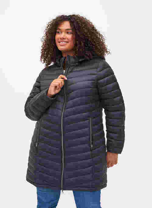 Lightweight jacket with detachable hood and pockets