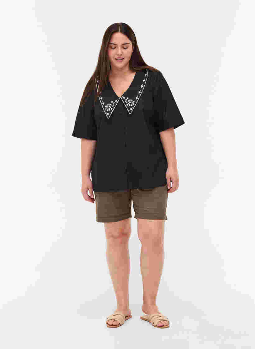 Short-sleeved shirt in cotton with a large collar, Black w. White, Model image number 2