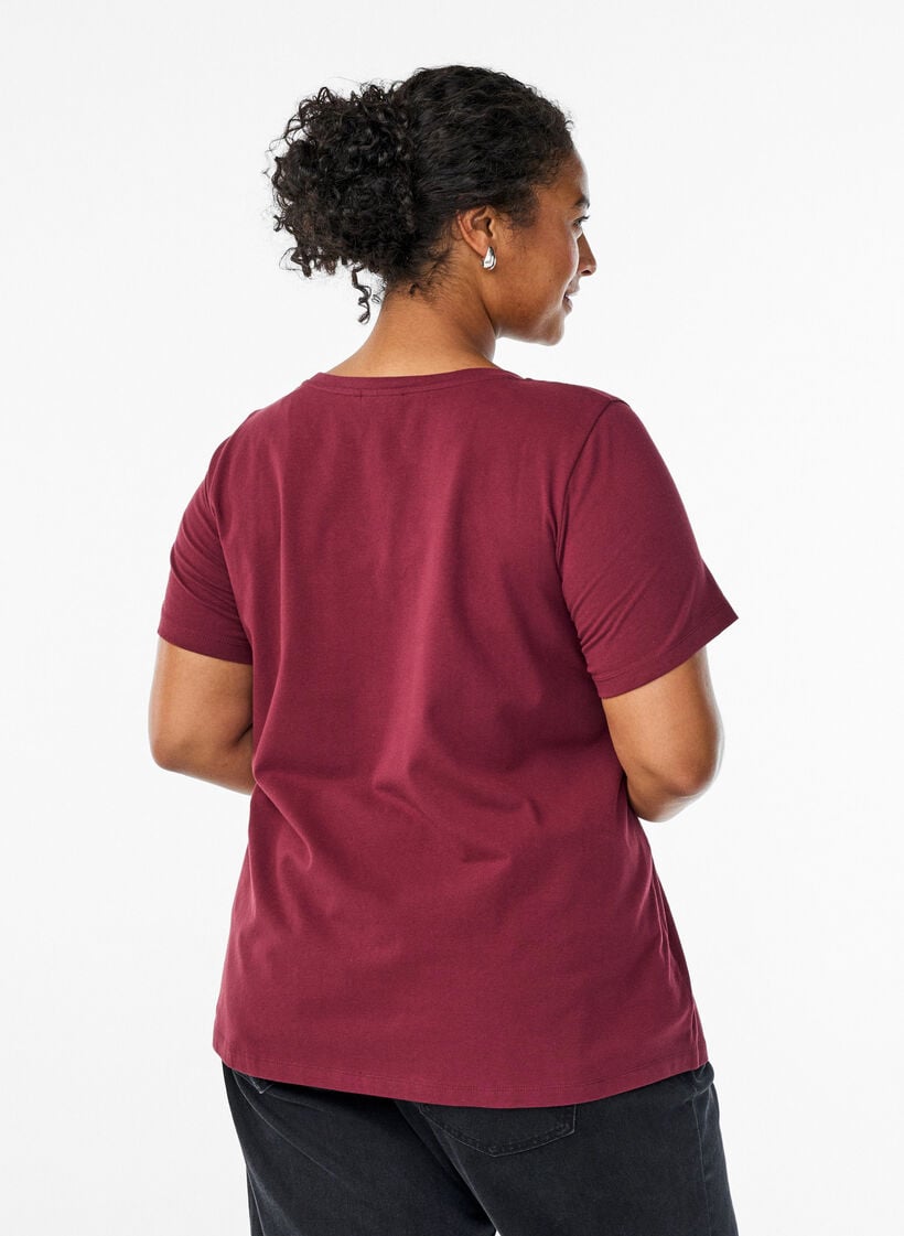 Solid-coloured basic cotton T-shirt, Dark Bordeaux, Model image number 2