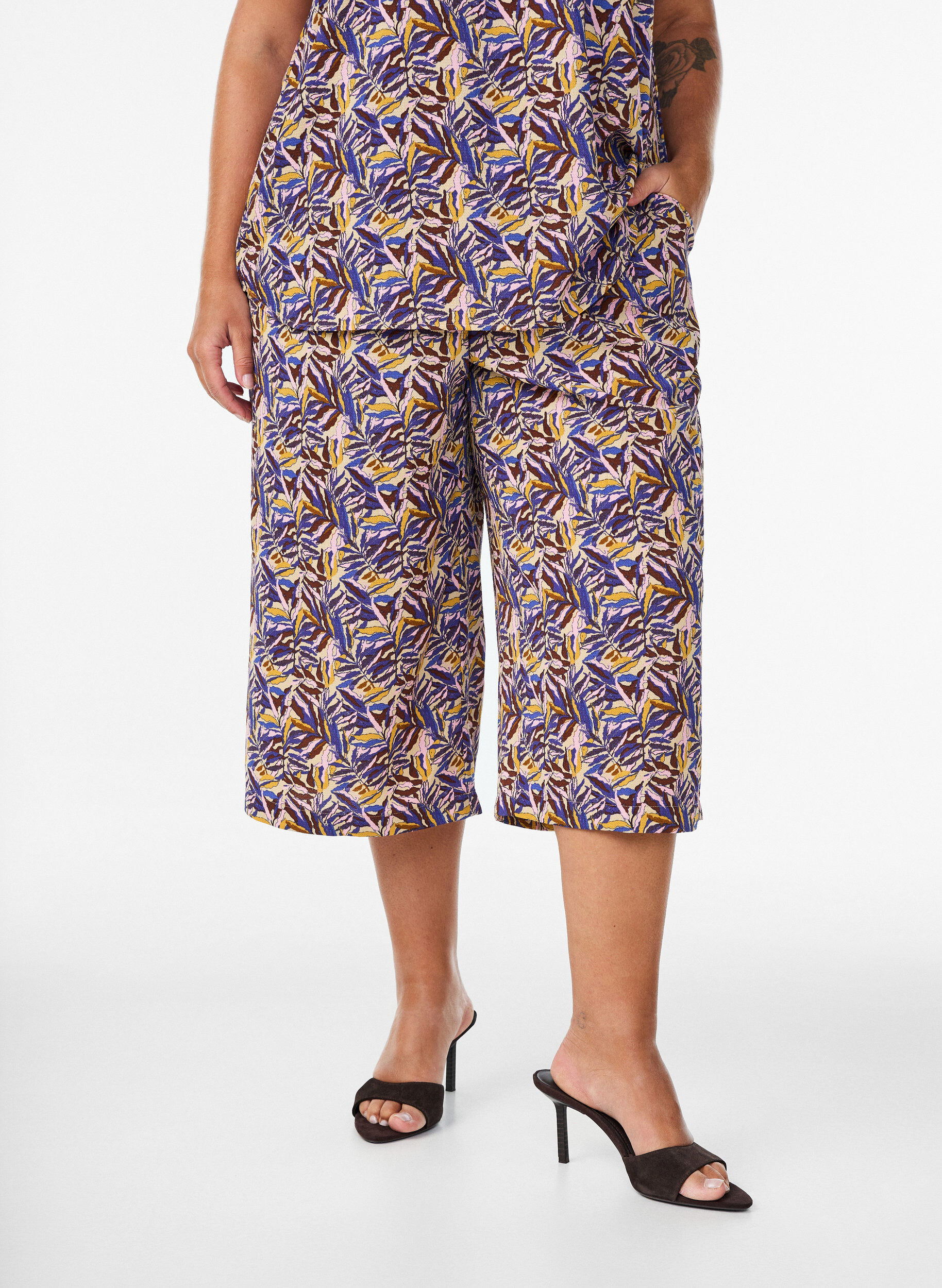 ZizzifashionCulotte trousers with print, Beige, Model image number 2