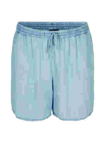Loose shorts with drawstring and pockets